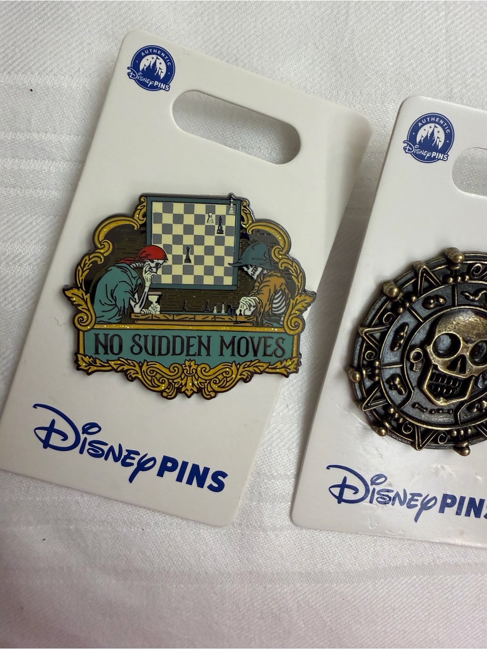 Disney pirates of the Caribbean pin set - Picture 2 of 5